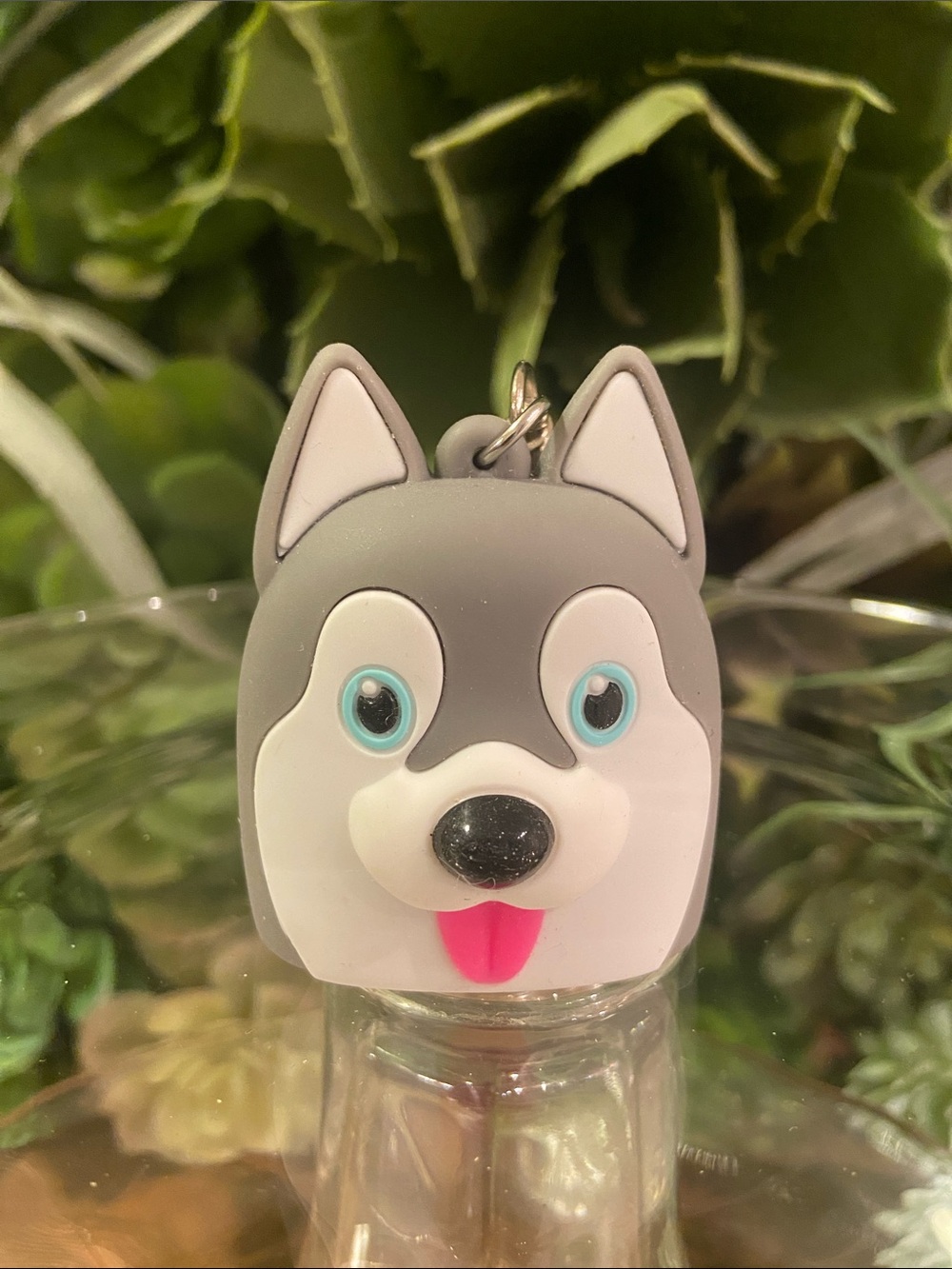 Bath & Body Works Gray and White Husky Silicone Hand Sanitizer Holder